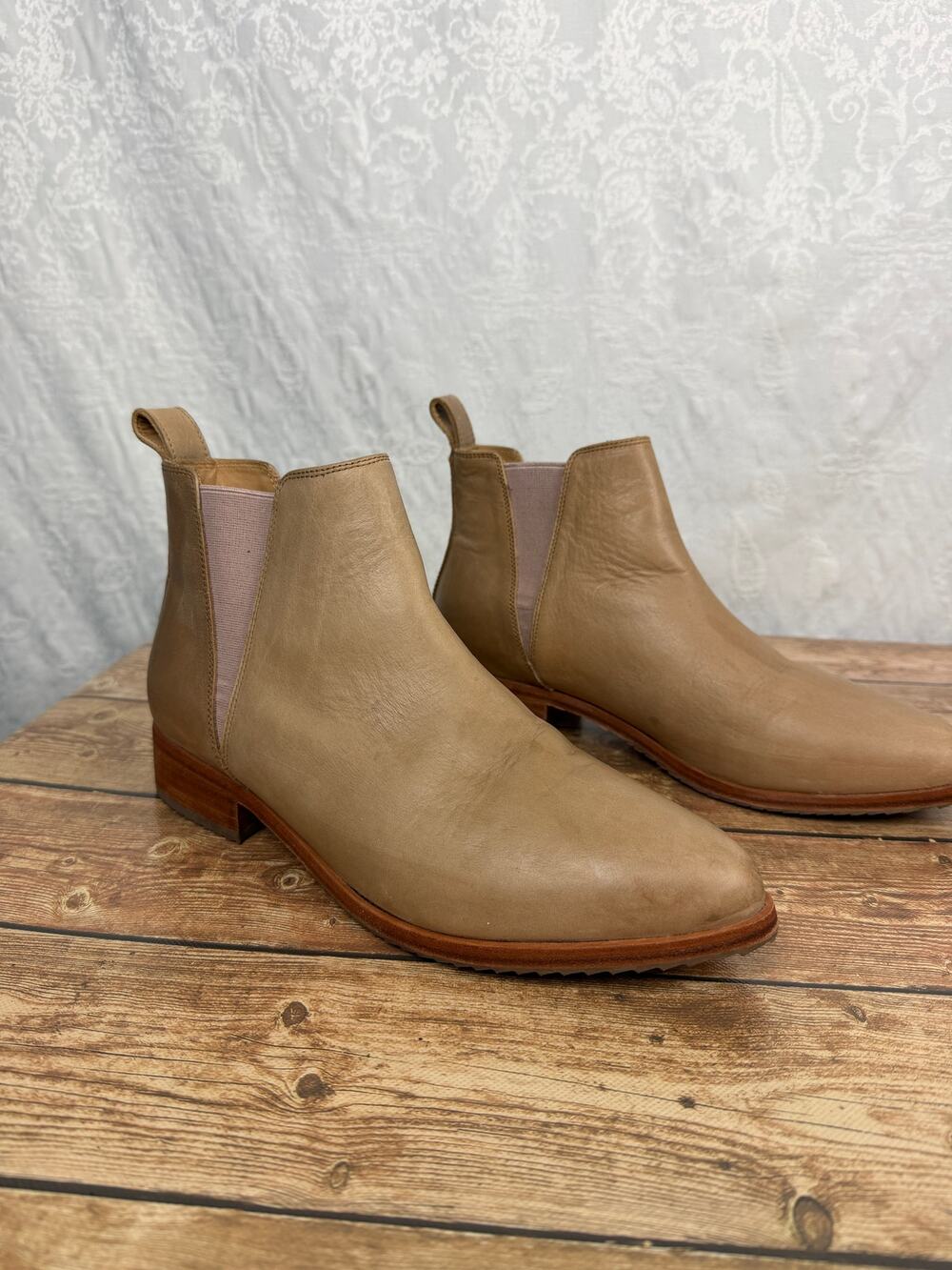 Nisolo Women's Leather Chelsea Ankle Boots Tan Almond Pull On Size 9.5